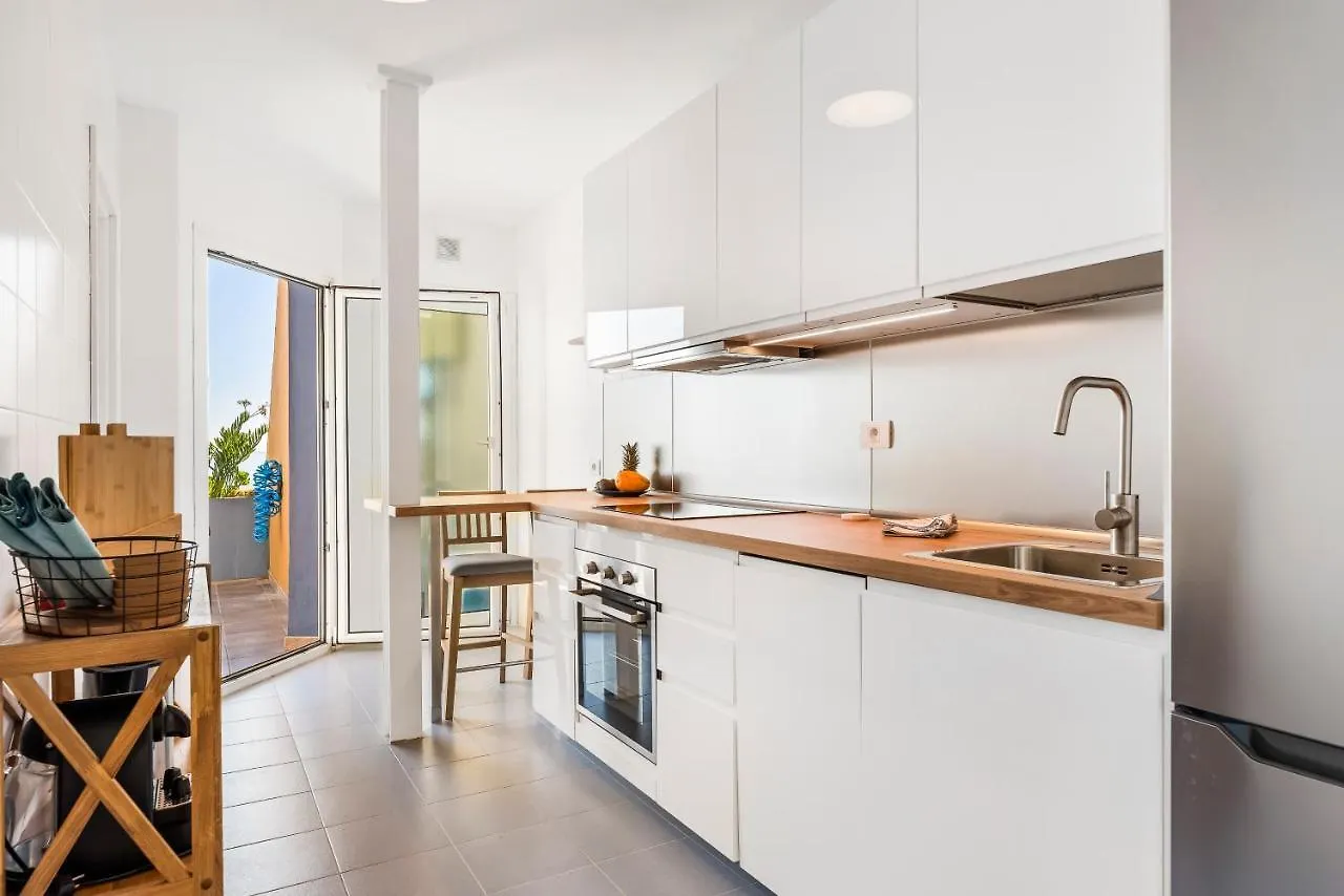 La Nea Beach Apartment Radazul 0*,