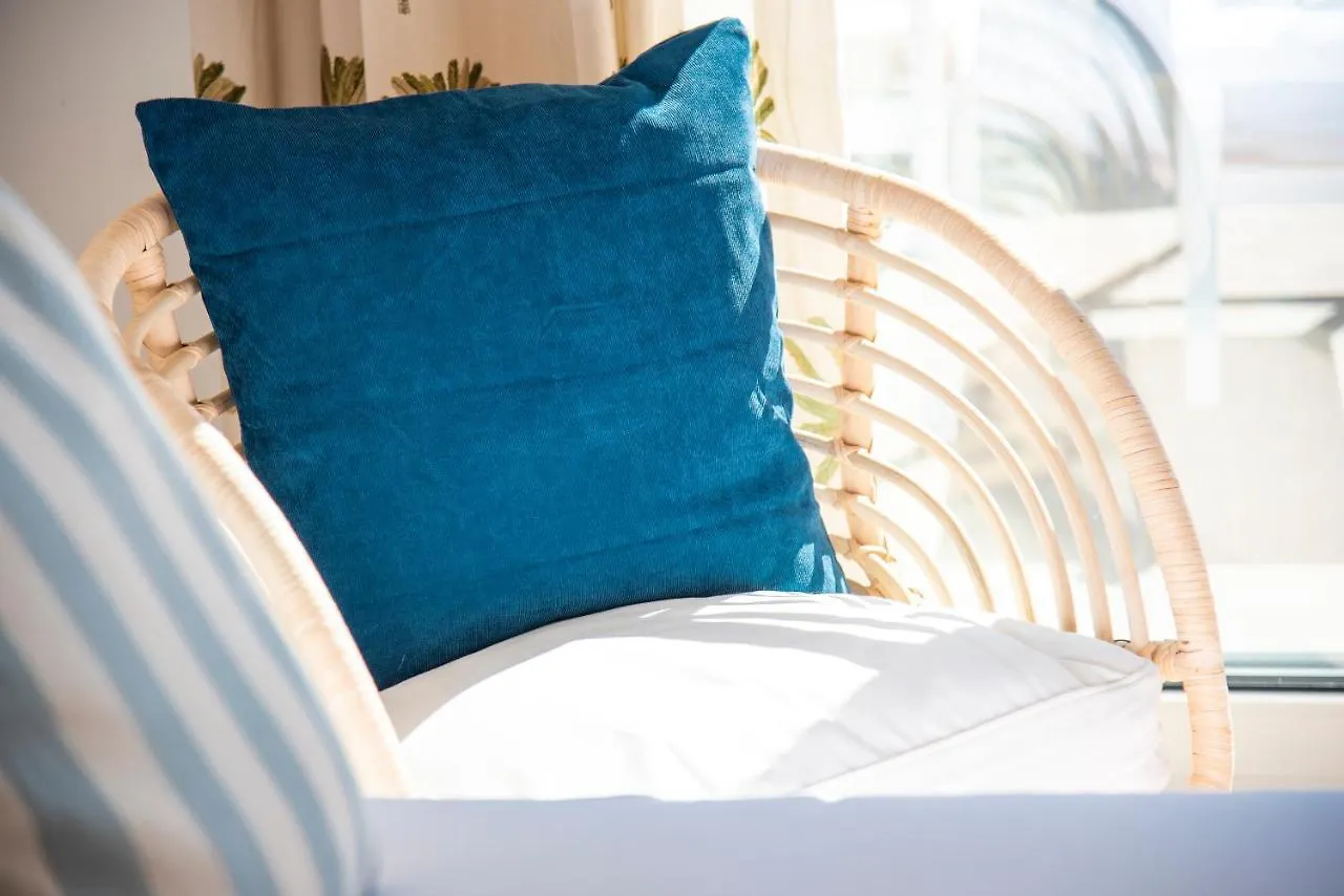 La Nea Beach Apartment Radazul
