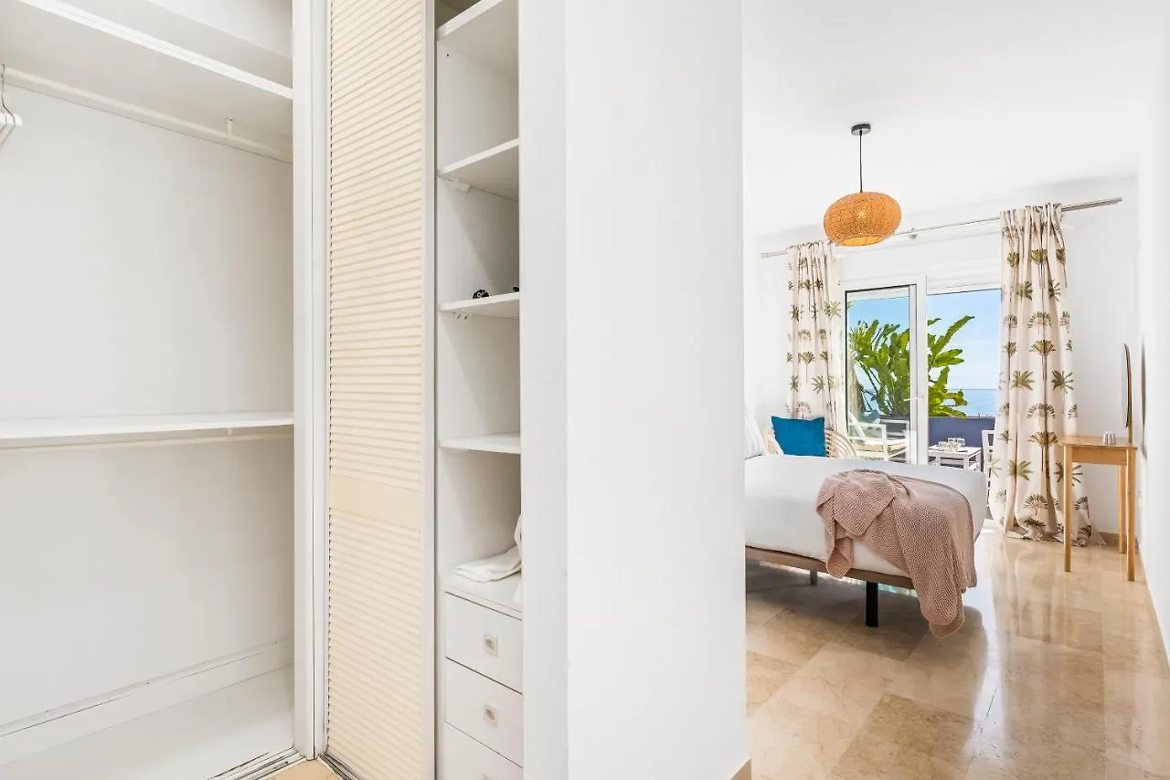 La Nea Beach Apartment Radazul